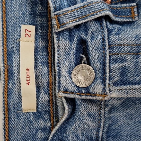 Levi's Premium Button Fly Wedgie  Fit Ankle Jeans - Picture 7 of 10